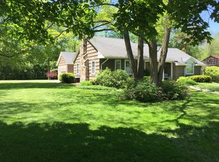 8005 N Poplar Dr, Fox Pt, WI 53217