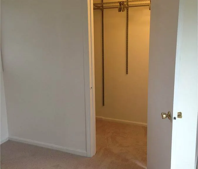 65 Elvree St — Photo 9