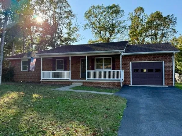 159 Falling Rock Dr, Stuarts Draft, VA 24477
