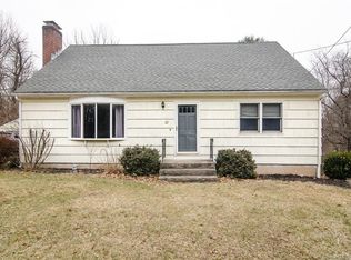 22 Kelly Ln, Granby, CT 06035