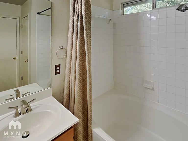 4611 Echo Lake Dr — Photo 13