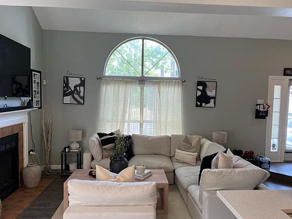 5th image of 1392 N Knollwood Dr