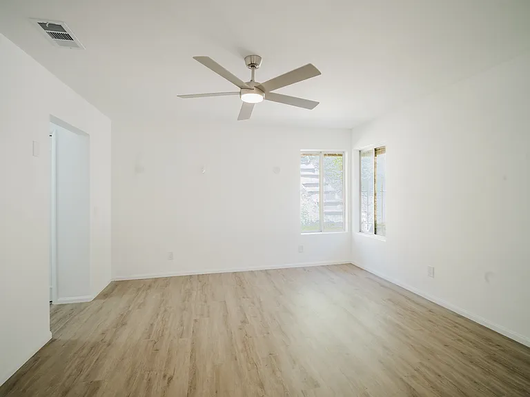 39218 Oak Glen Rd — Photo 15