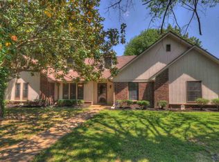 7118 Country Oaks Dr, Memphis, TN 38125