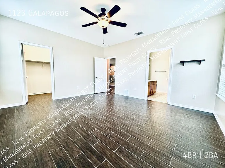 1123 Galapagos — Photo 8