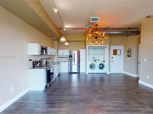 10 SW South River Dr APT 1708, Miami, FL 33130