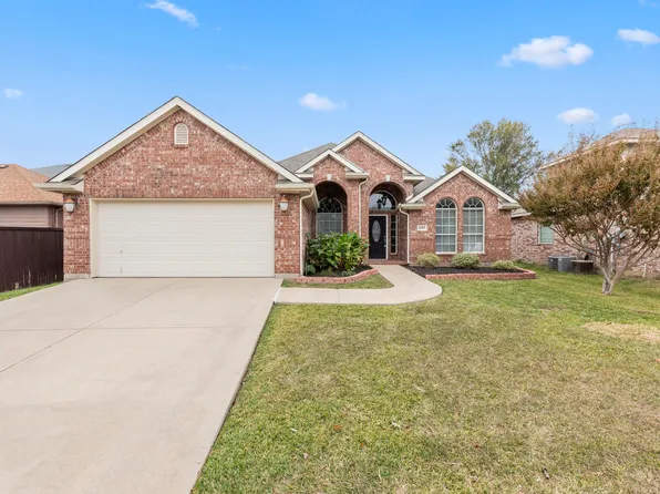 10405 Bear Creek Trl, Fort Worth, TX 76244