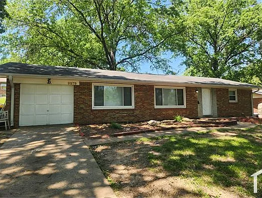 9979 Northampton Dr — Photo 1