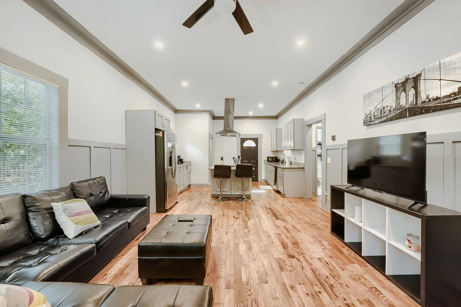 3 bed, 1176 sqft, $3,500 — Photo 1