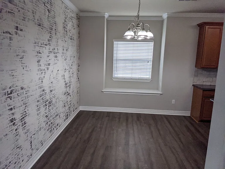 5805 Thompson Pl — Photo 5
