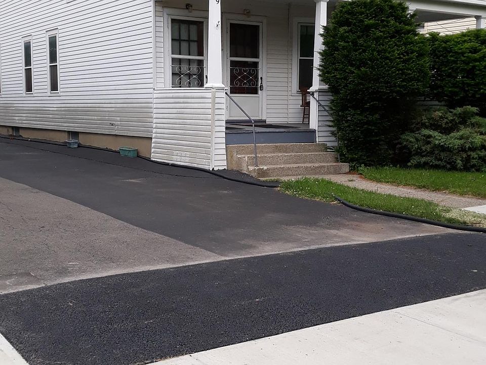1st image of 39 Forest Ave #1