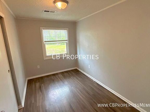 3rd image of 4734 Saratoga Rd