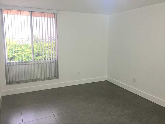 5th image of 9140 Fontainebleau Blvd APT 505