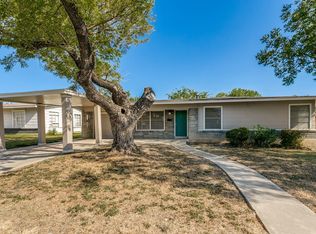 415 E Rampart Dr, San Antonio, TX 78216