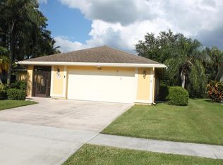 1518 Primrose Ln, Wellington, FL 33414