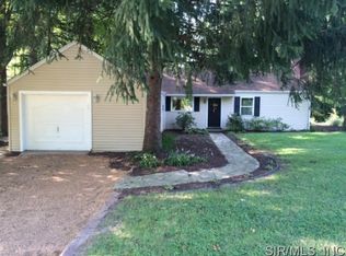 333 Julia Pl, Belleville, IL 62223