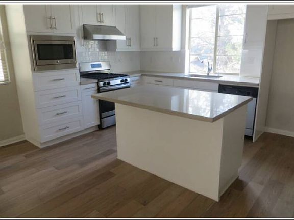 Light and bright kitchen!