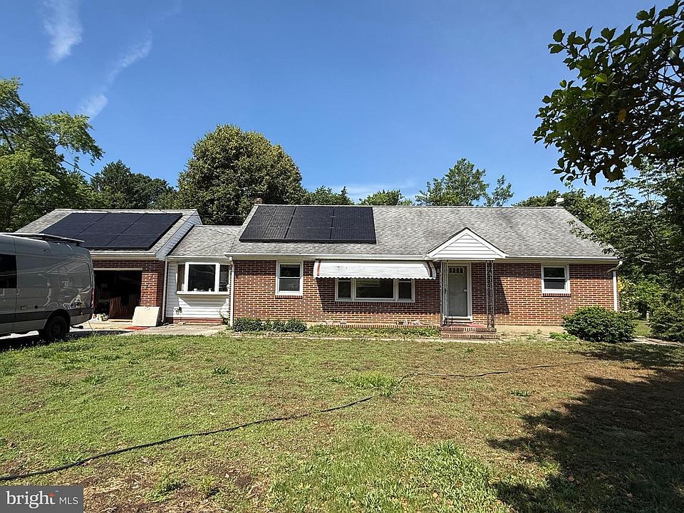 1st image of 506 S Burlington Rd