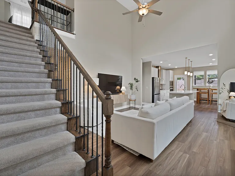 758 Creekwater Ln — Photo 3