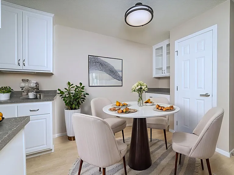 Golden Creek Apartments — Photo 28