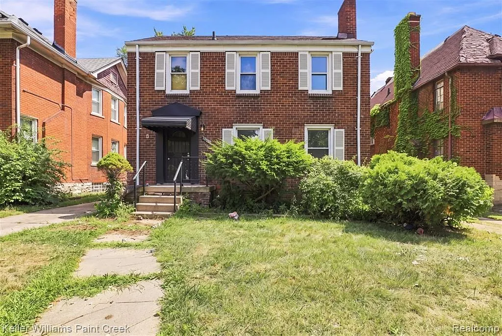3 bed, 1.0 bath, 1409 sqft, $1,600 — Photo 1