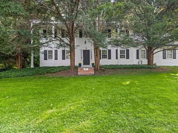 26 Old Field Road, Setauket, NY 11733