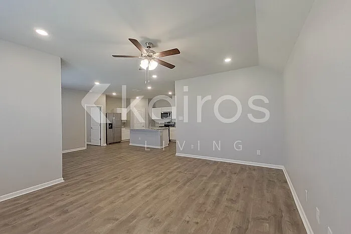 417 Mango Dr — Photo 2