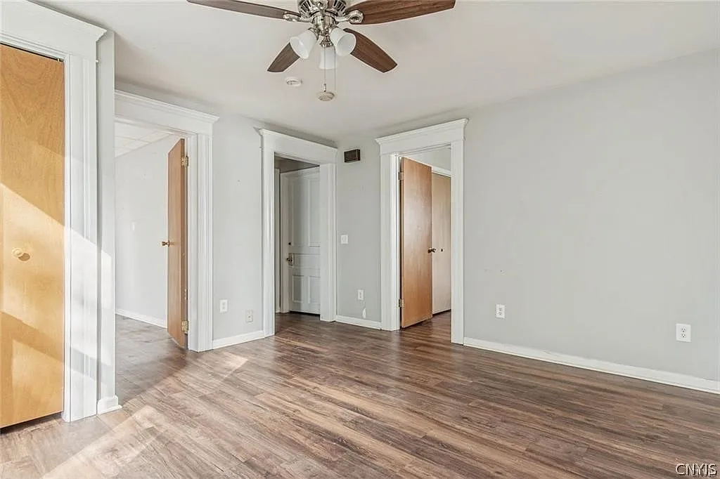 2 bed, 1.0 bath, 956 sqft, $1,200 — Photo 3