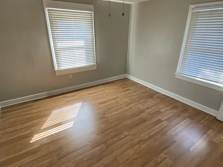 1816 Woodlawn Ave — Photo 14