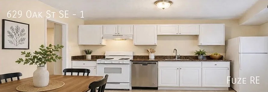 *Fall Price Reduction!* 5bd / 2ba Available 9/1/26! — Photo 2