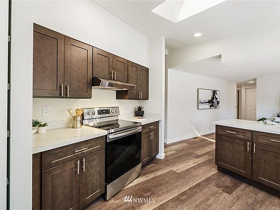 5th image of 19503 6th Street Ct E
