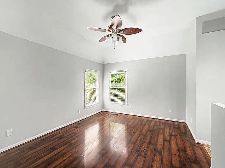 816 Carlisle Ct N — Photo 11