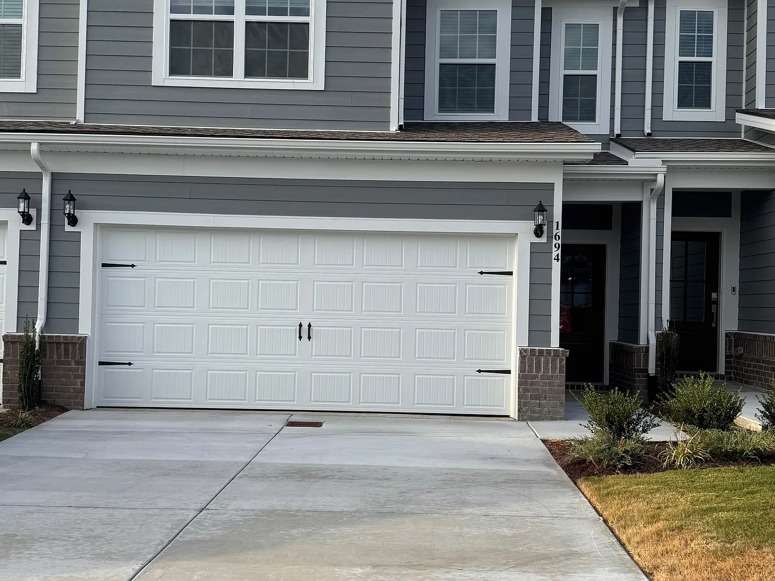 3 bed, 2.5 bath, 1673 sqft, $1,950 — Photo 1