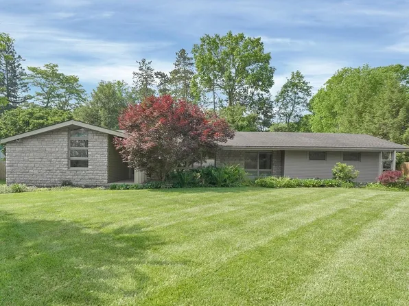 957 Sharon View Dr, Newark, OH 43055