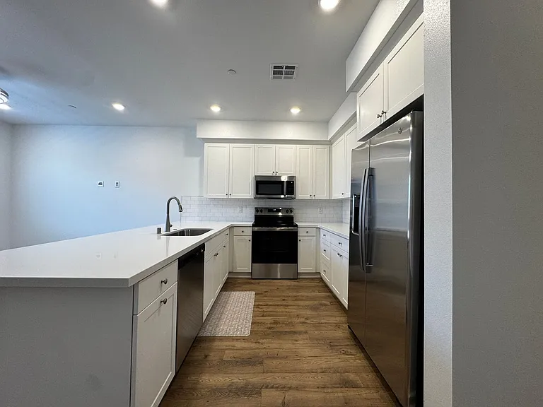 33221 Opal Glass Dr — Photo 6