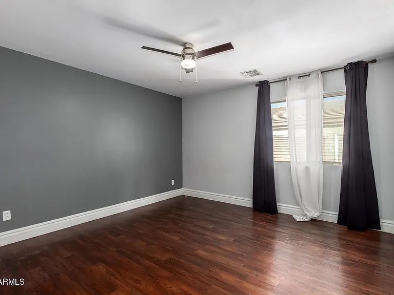8406 W Pioneer St — Photo 32