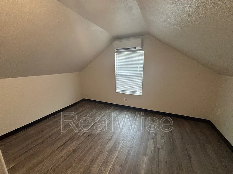 364 W Selmar Ct — Photo 14