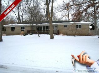 2115 Parkland Dr, Fort Wayne, IN 46825