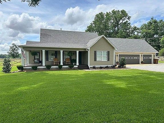 2nd image of 70 Oakwood Cv
