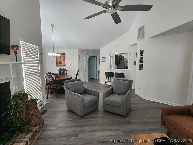 426 Georgetown Cir — Photo 8