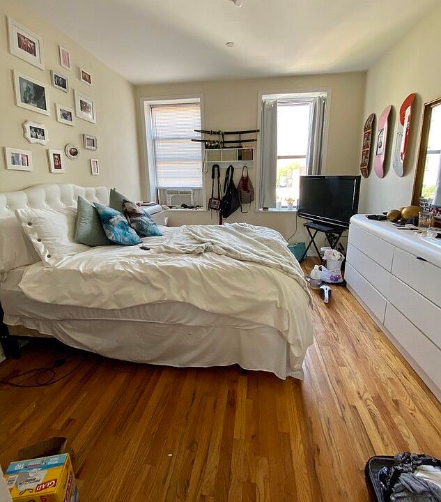 1st image of 86 Graham Ave #4A
