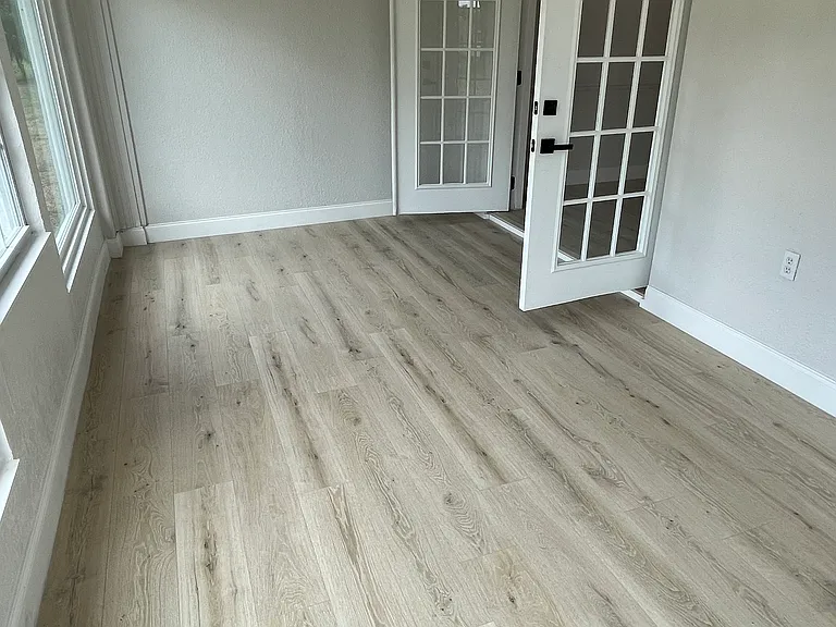 Flex room/playroom/den