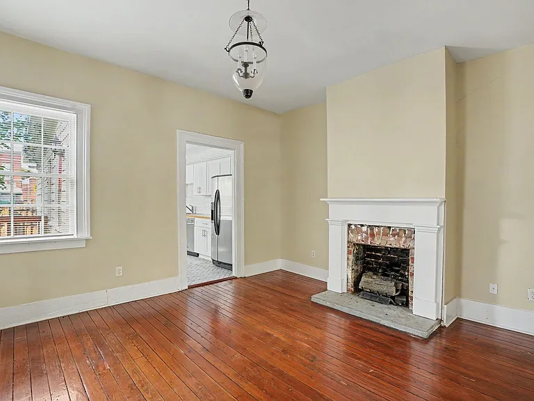 121 W Duffy St — Photo 11