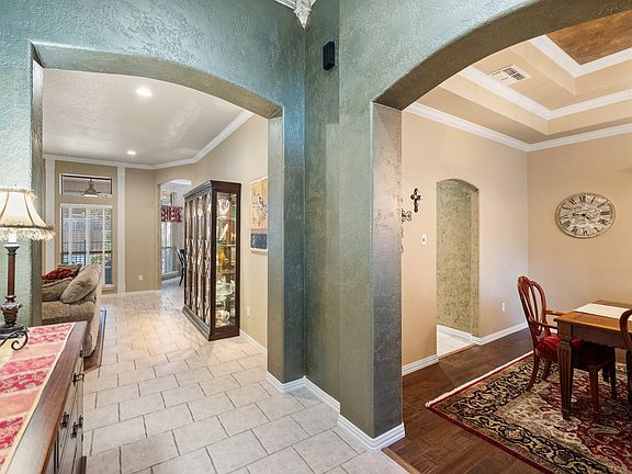 4th image of 8945 Kingston Ct