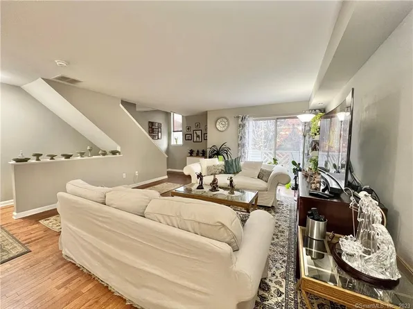 2 West Avenue #17, Norwalk, CT 06854