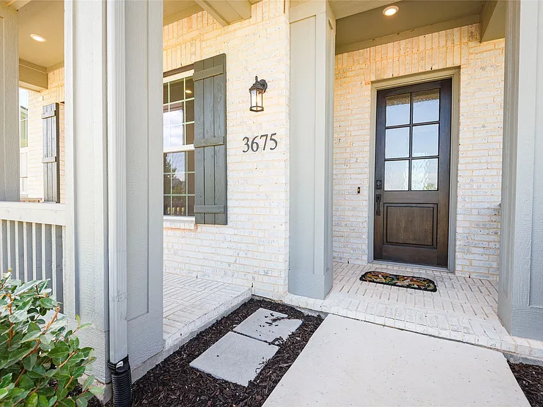 3675 Honeycutt Dr — Photo 2