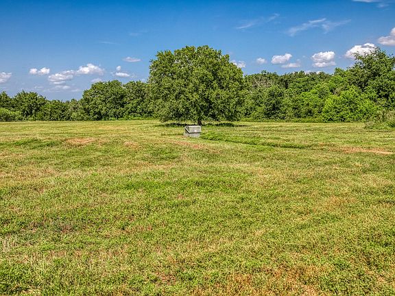 2nd image of 1554 Bluebonnet Ridge Dr