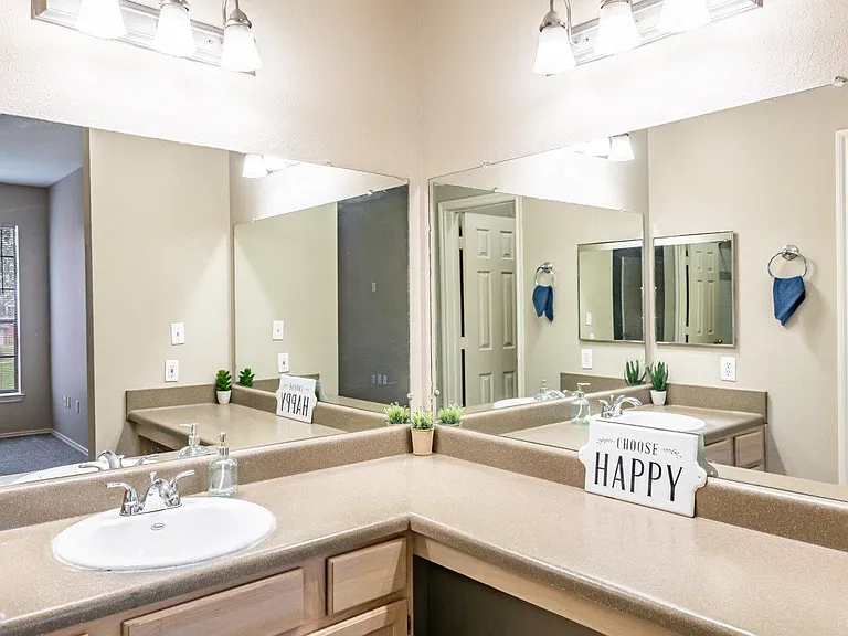 Champion Lake Apartment Homes — Photo 12