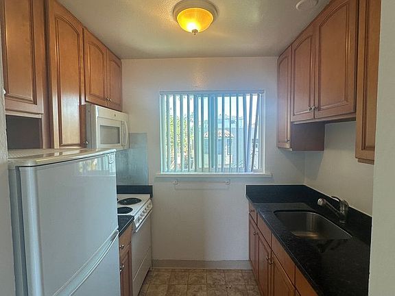 4th image of 140 San Marco Ave APT 11
