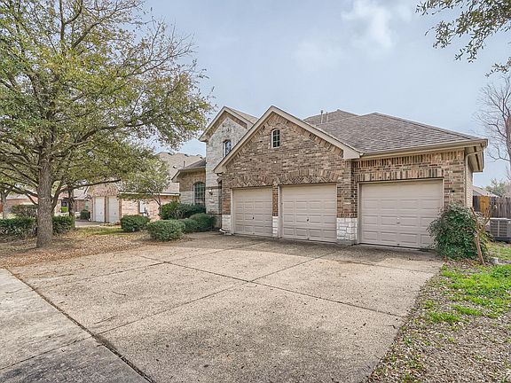 2nd image of 2737 Plantation Dr